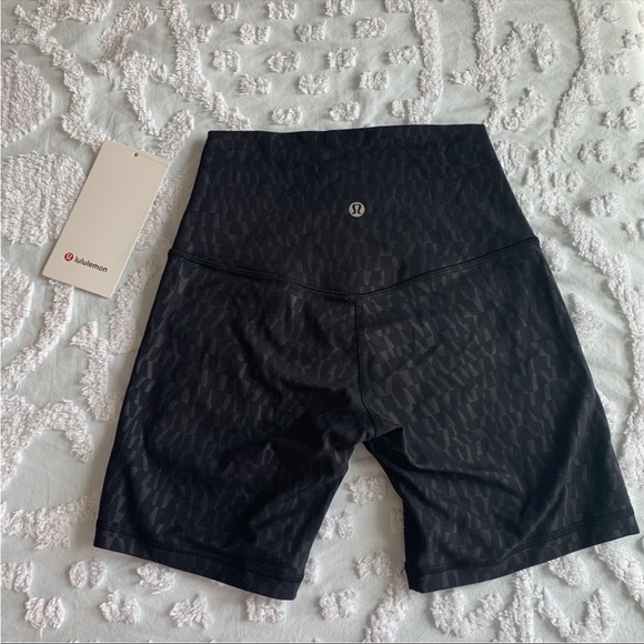 lululemon athletica Pants - Women’s 2 LULULEMON Align High-Rise Short 6” Segment Emboss Black
